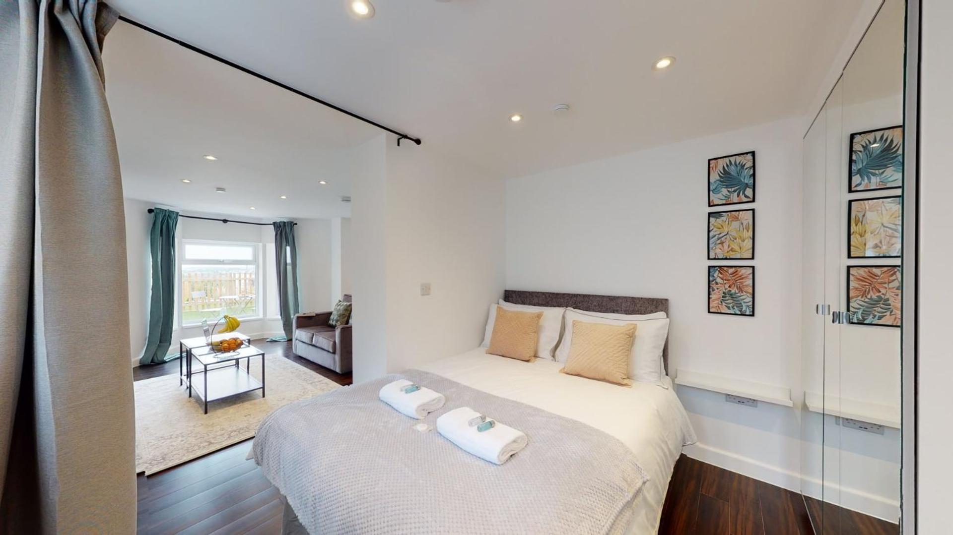 Stylish Apartment W/ Private Garden - Dog Friendly Newport  Ngoại thất bức ảnh