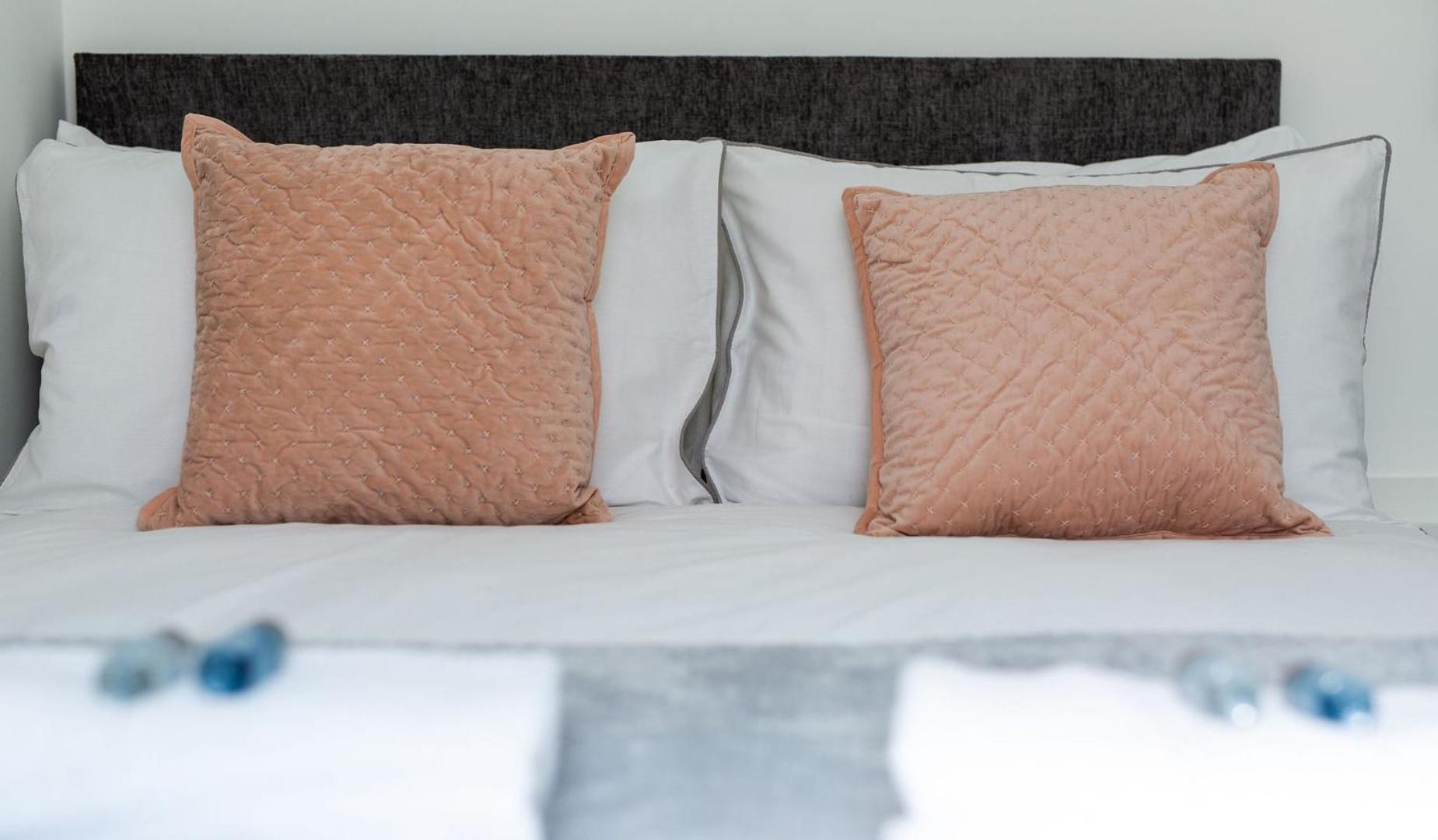 Stylish Apartment W/ Private Garden - Dog Friendly Newport  Ngoại thất bức ảnh